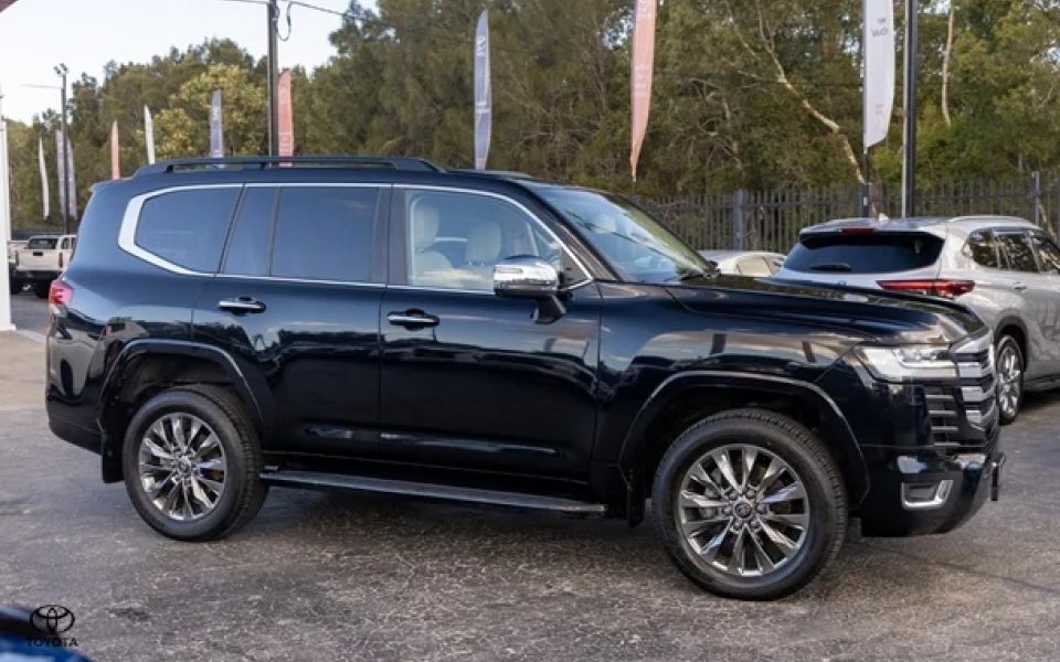 2023 Toyota Landcruiser Sahara ZX
