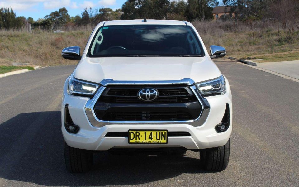 2020 Toyota Hilux SR5