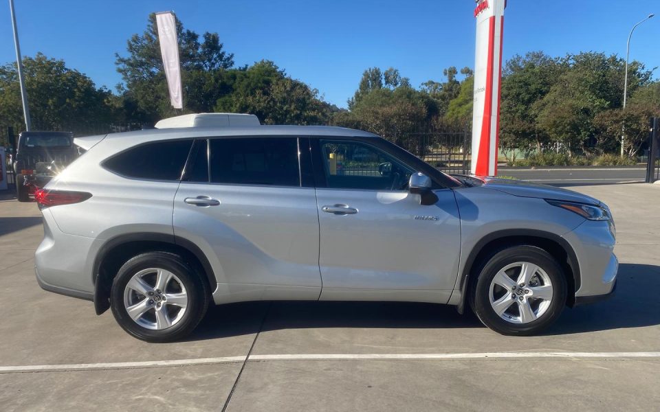 2022 Toyota Kluger Hybrid GX AWD