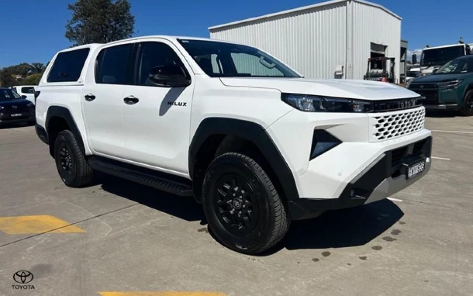 2026 Toyota Hilux SR 48V