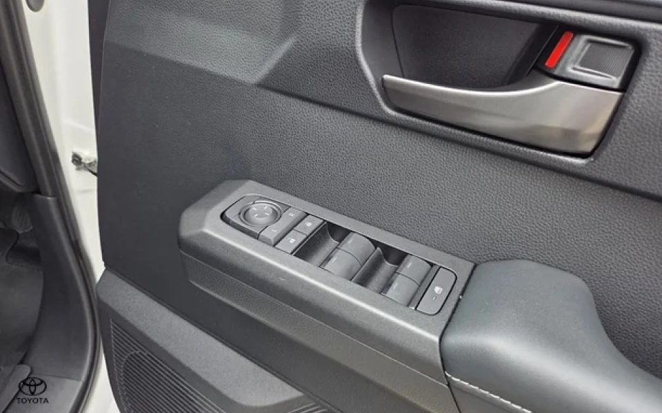 2026 Toyota Hilux SR 48V