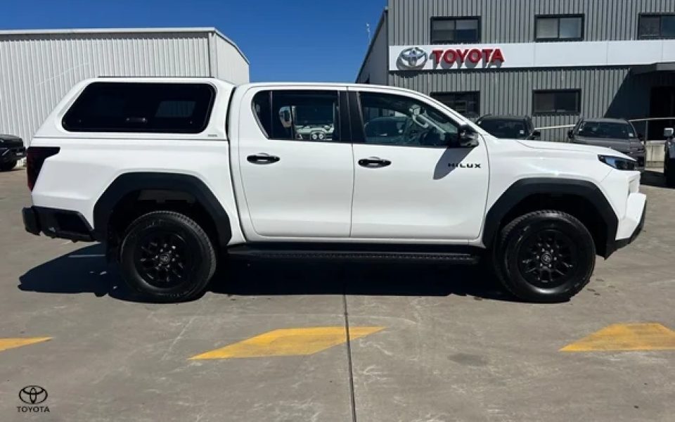 2026 Toyota Hilux SR 48V