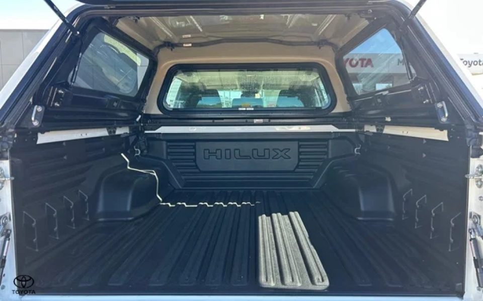 2026 Toyota Hilux SR 48V
