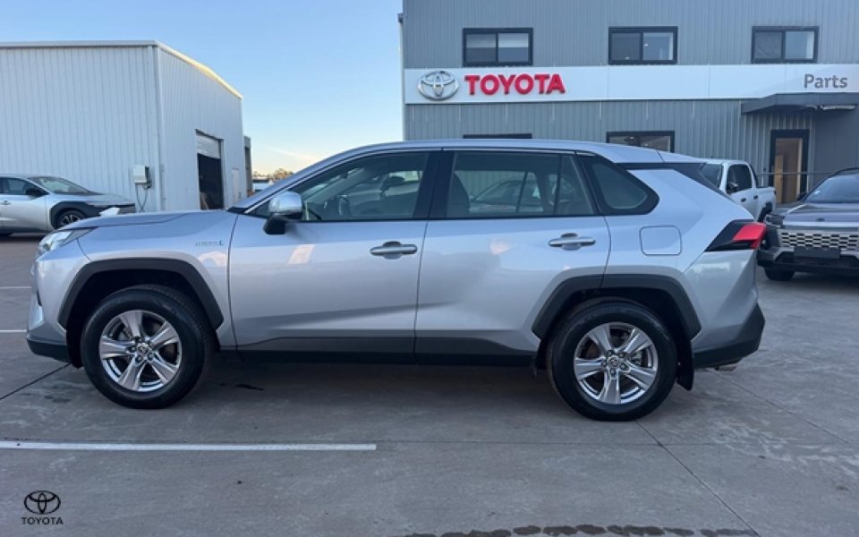 2022 Toyota RAV4 GX