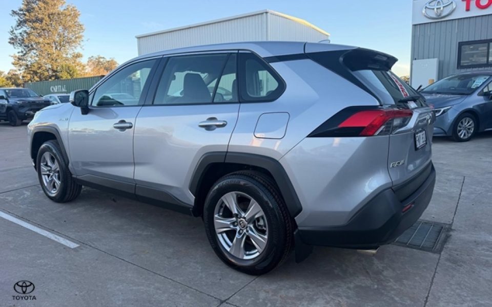 2022 Toyota RAV4 GX
