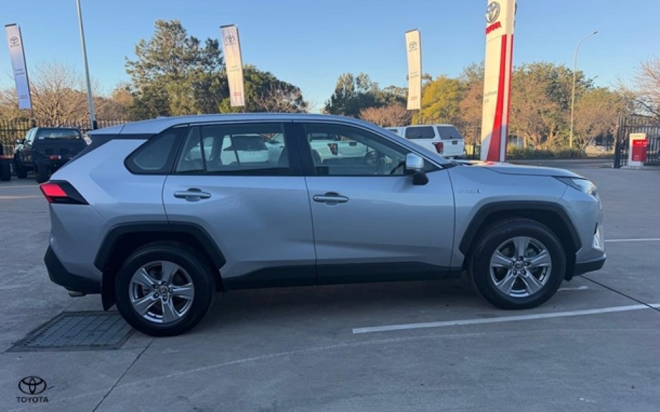 2022 Toyota RAV4 GX