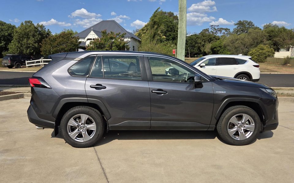 2022 Toyota RAV4 GX-2WD