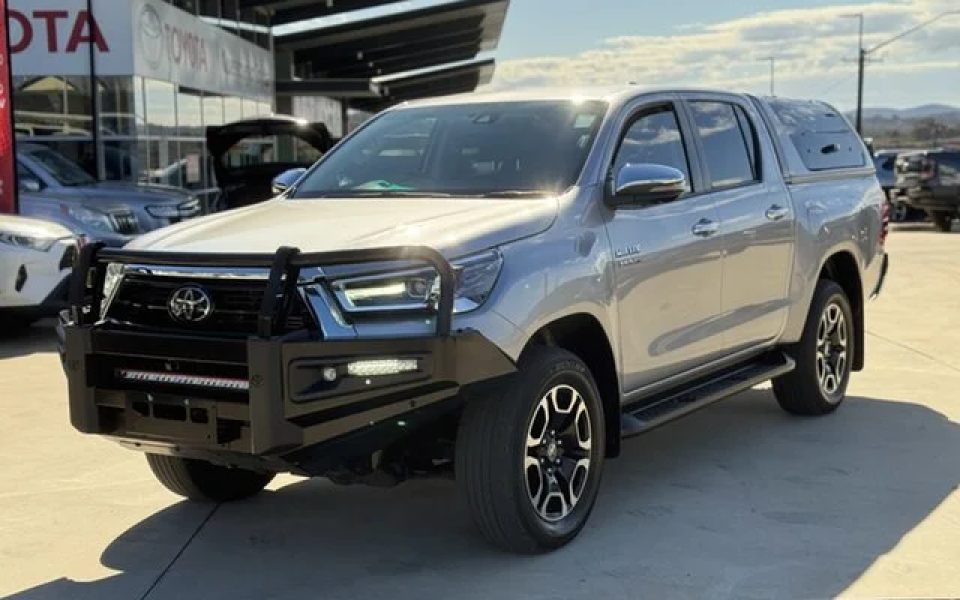 2023 Toyota Hilux 4x4 SR5