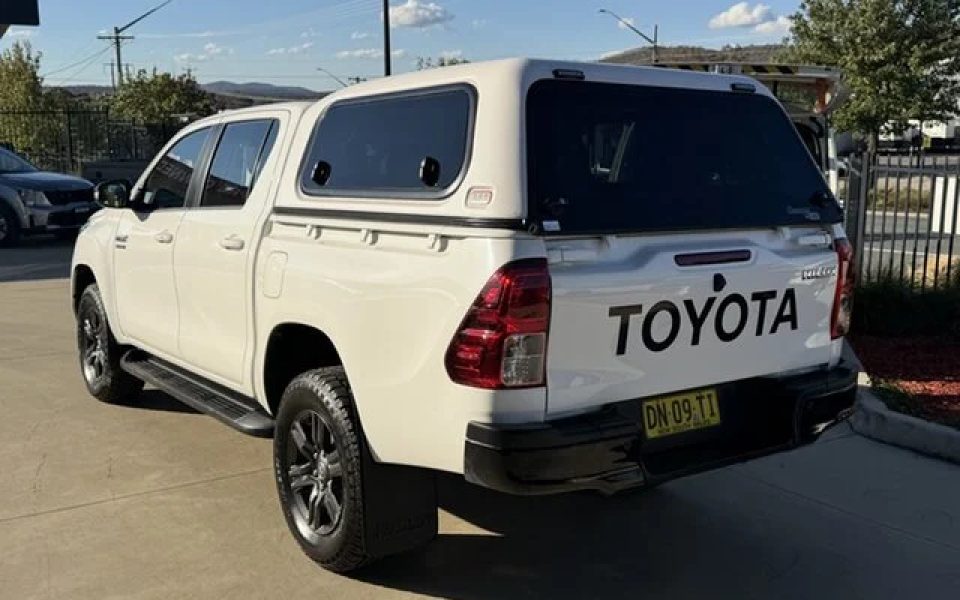 2025 Toyota Hilux 4x4 SR