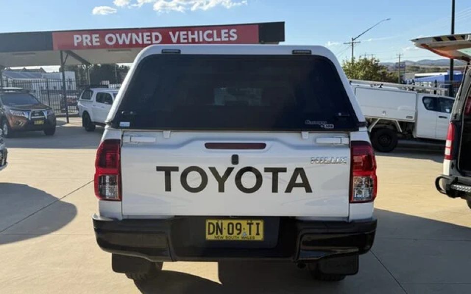 2025 Toyota Hilux 4x4 SR