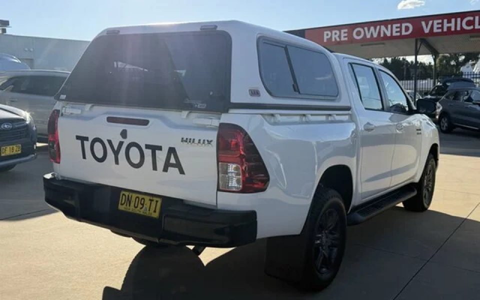 2025 Toyota Hilux 4x4 SR