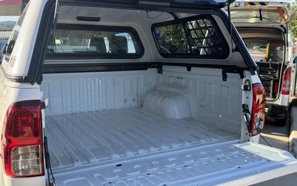 2025 Toyota Hilux 4x4 SR