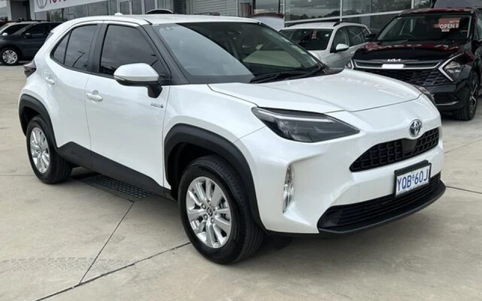 2023 Toyota Yaris Cross Hybrid GX