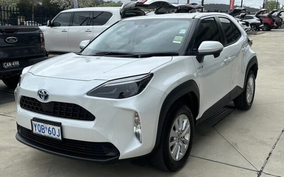 2023 Toyota Yaris Cross Hybrid GX