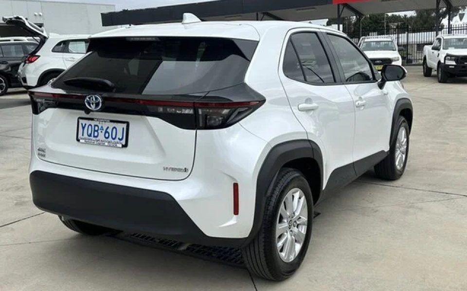 2023 Toyota Yaris Cross Hybrid GX