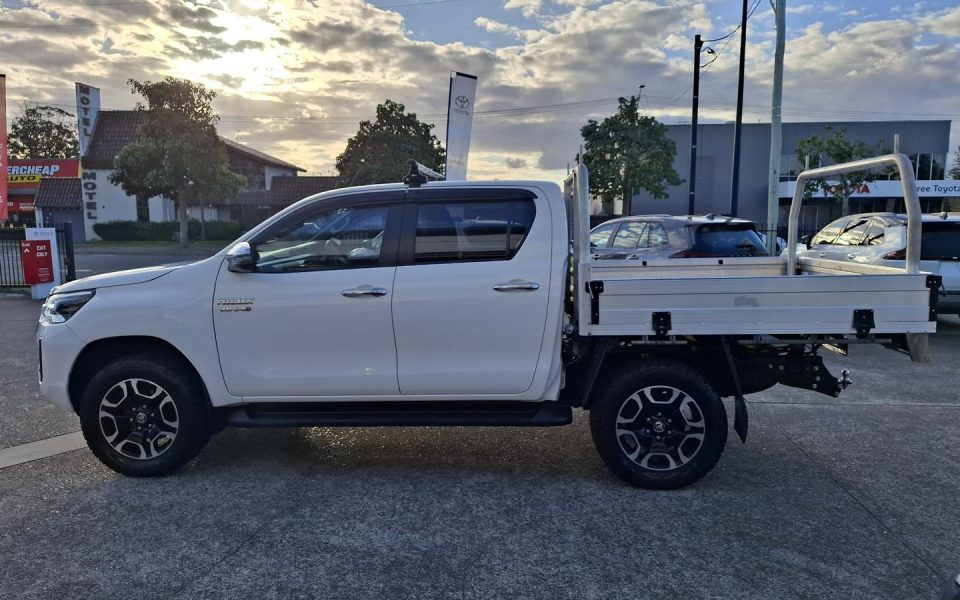 2021 Toyota Hilux SR5