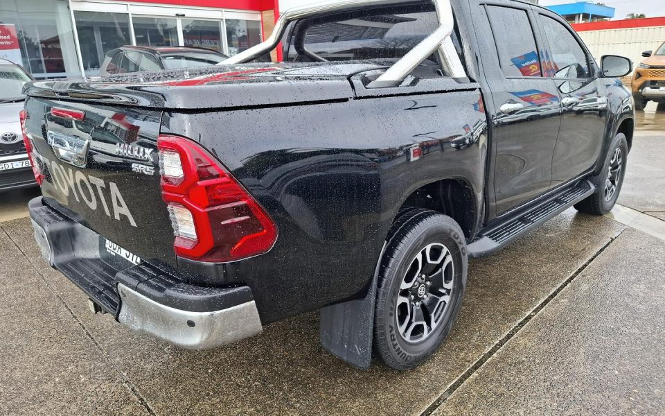 2021 Toyota Hilux SR5