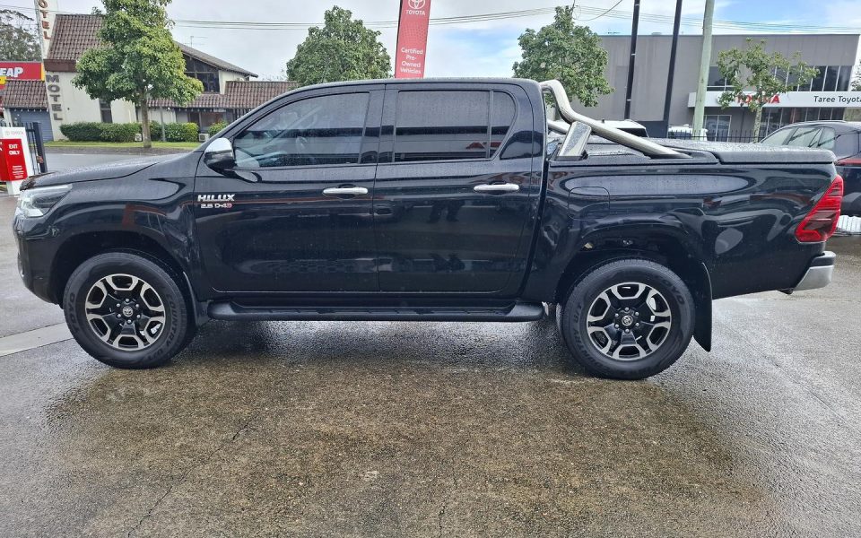 2021 Toyota Hilux SR5