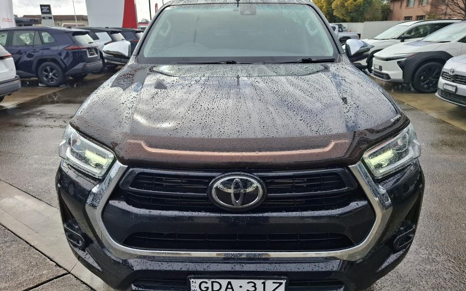2021 Toyota Hilux SR5
