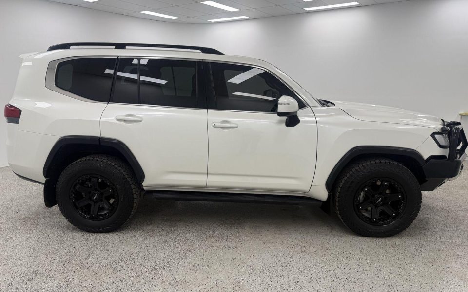 2023 Toyota Landcruiser VX