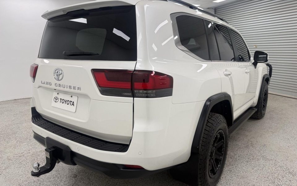 2023 Toyota Landcruiser VX