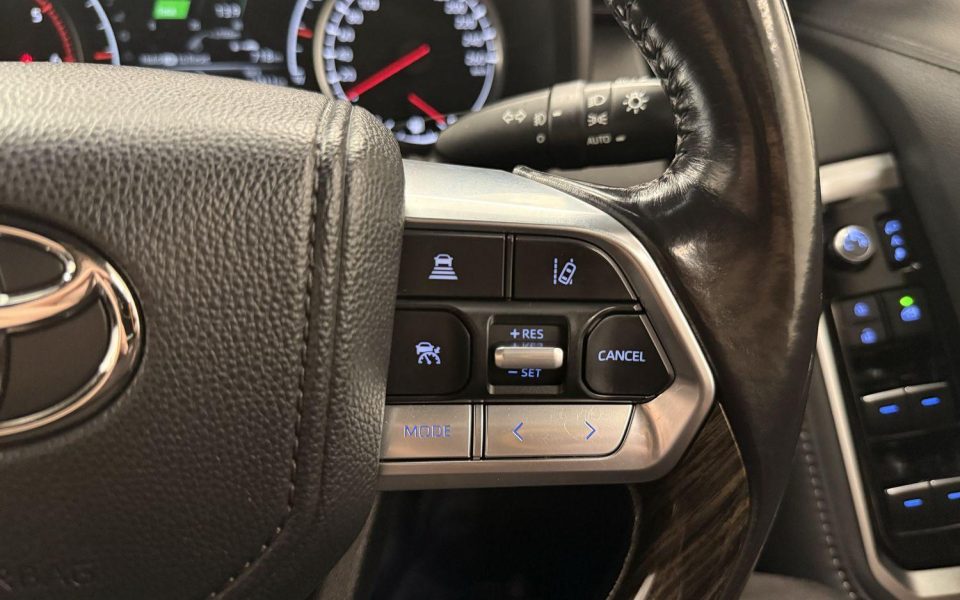 2023 Toyota Landcruiser VX