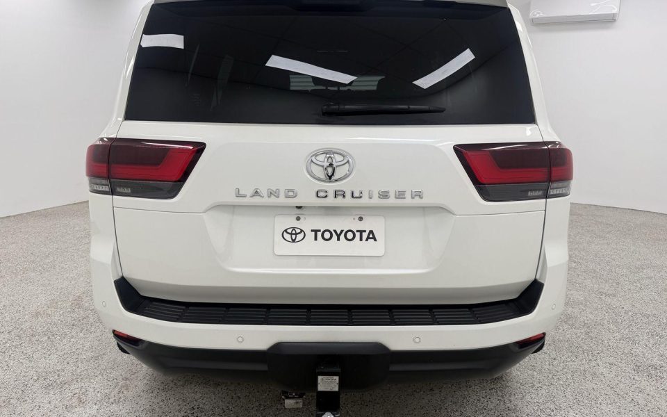 2023 Toyota Landcruiser VX