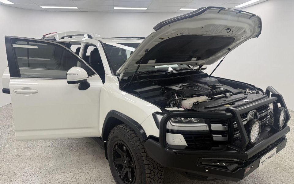 2023 Toyota Landcruiser VX