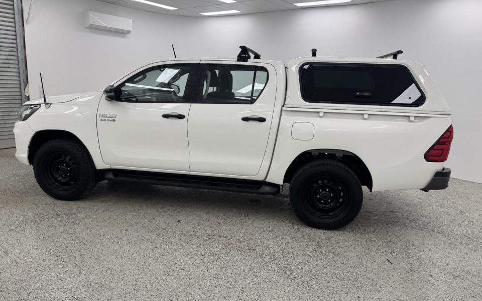 2019 Toyota Hilux SR