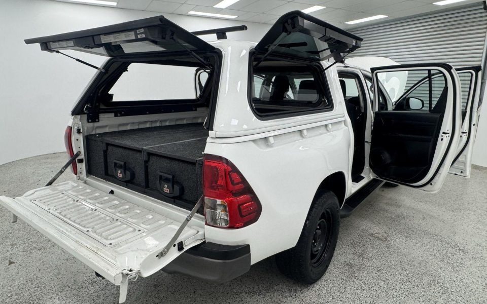 2019 Toyota Hilux SR