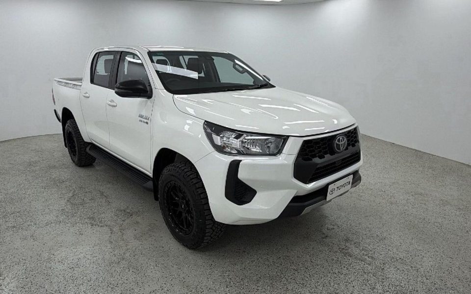 2025 Toyota Hilux 4x4 SR