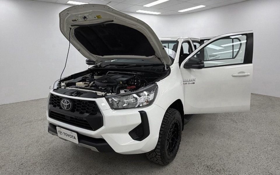 2025 Toyota Hilux 4x4 SR