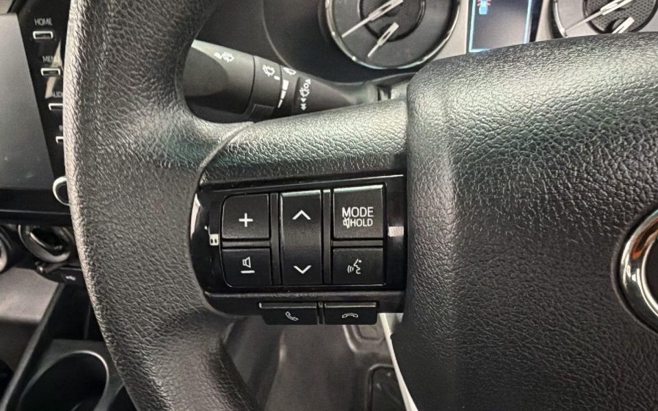 2025 Toyota Hilux 4x4 SR