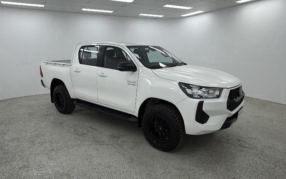 2025 Toyota Hilux 4x4 SR
