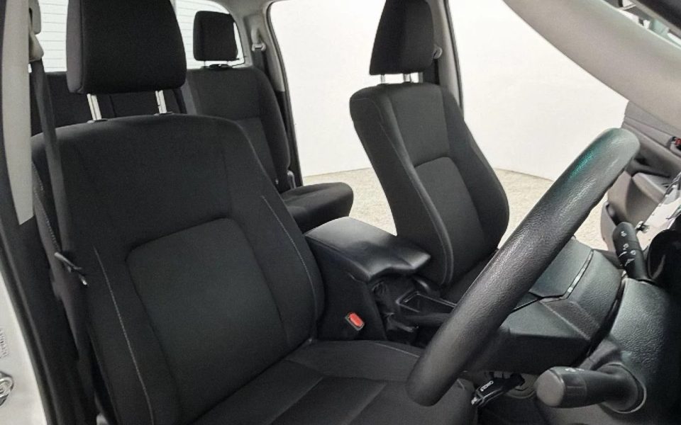 2025 Toyota Hilux 4x4 SR