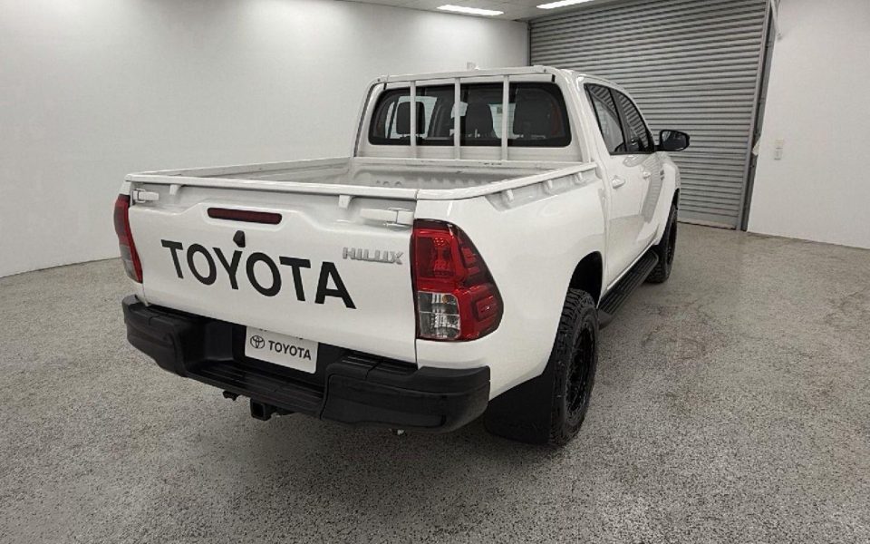 2025 Toyota Hilux 4x4 SR