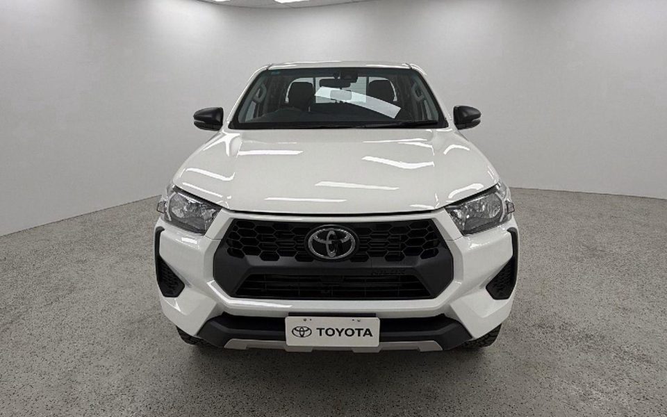 2025 Toyota Hilux 4x4 SR
