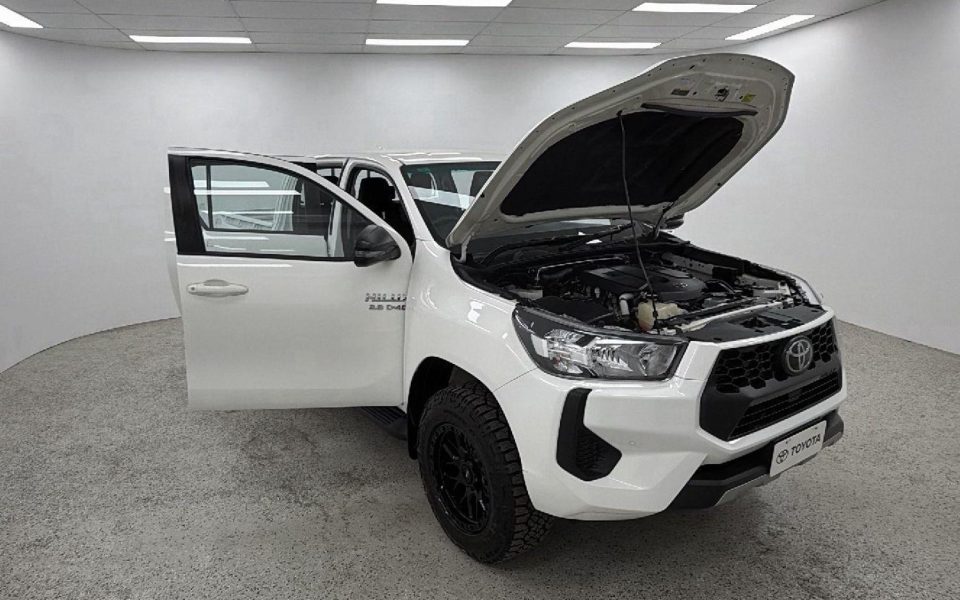 2025 Toyota Hilux 4x4 SR