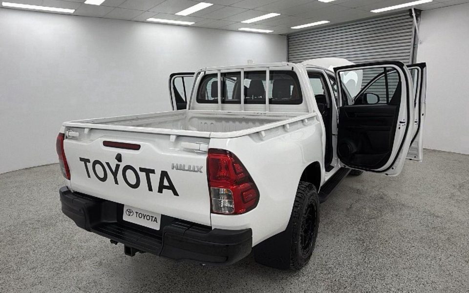 2025 Toyota Hilux 4x4 SR