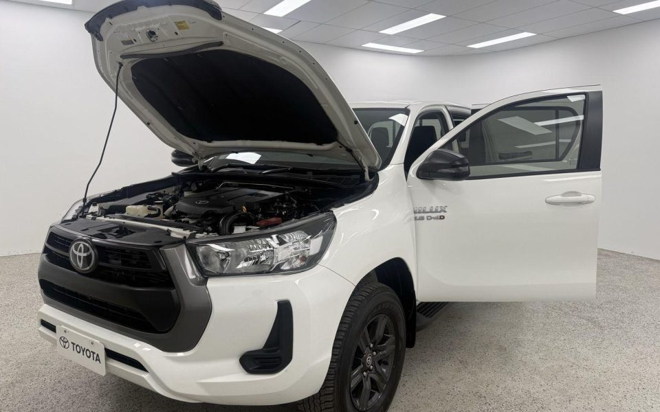 2023 Toyota Hilux SR