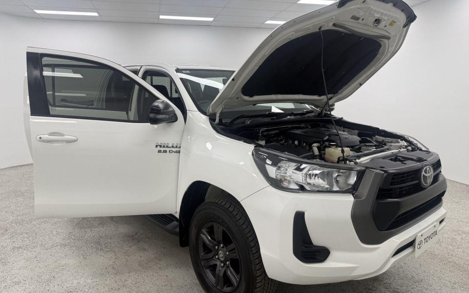 2023 Toyota Hilux SR