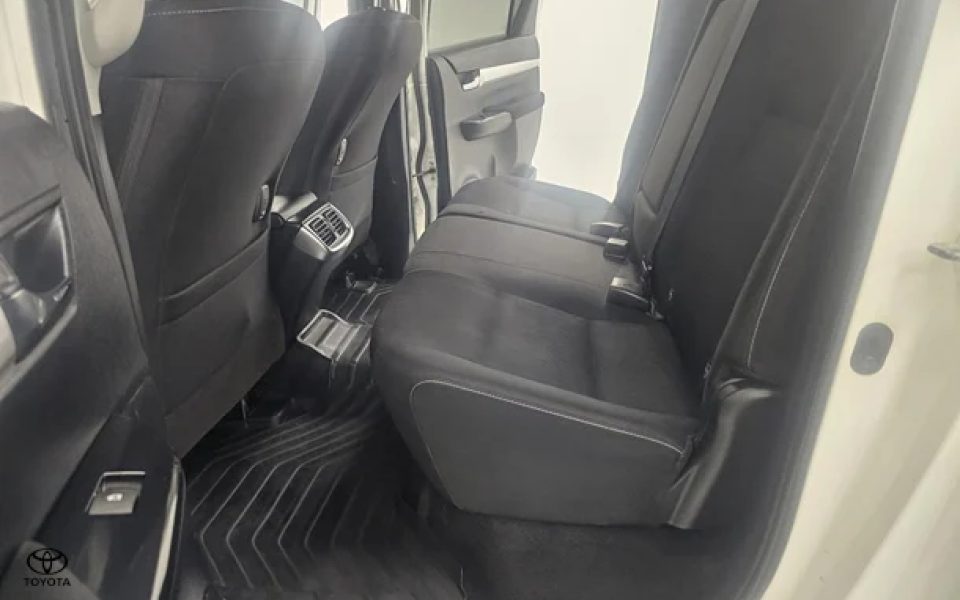 2021 Toyota Hilux SR5