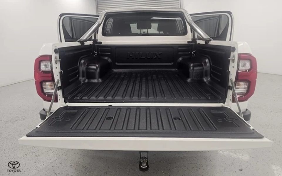 2021 Toyota Hilux SR5