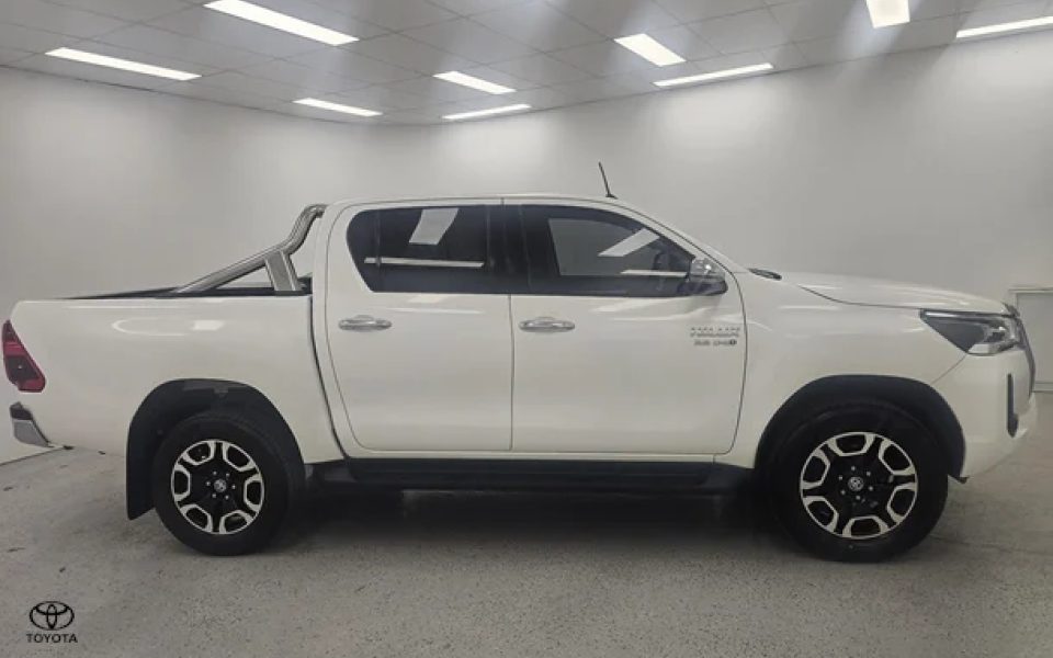 2021 Toyota Hilux SR5