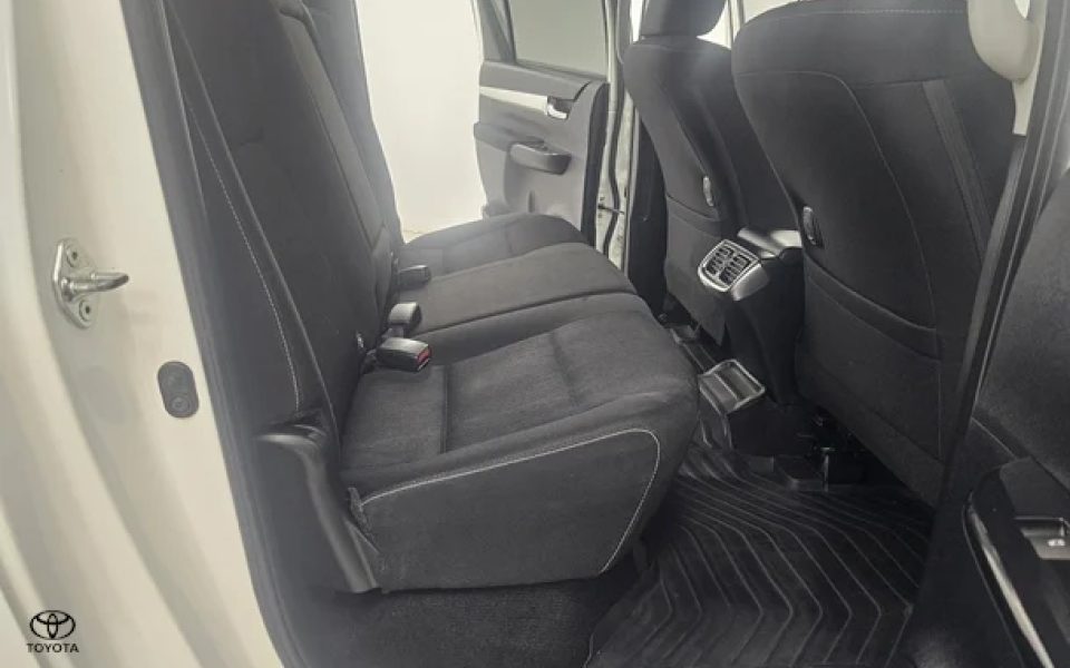 2021 Toyota Hilux SR5