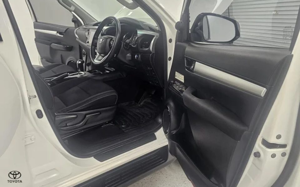2021 Toyota Hilux SR5