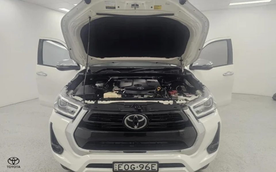 2021 Toyota Hilux SR5