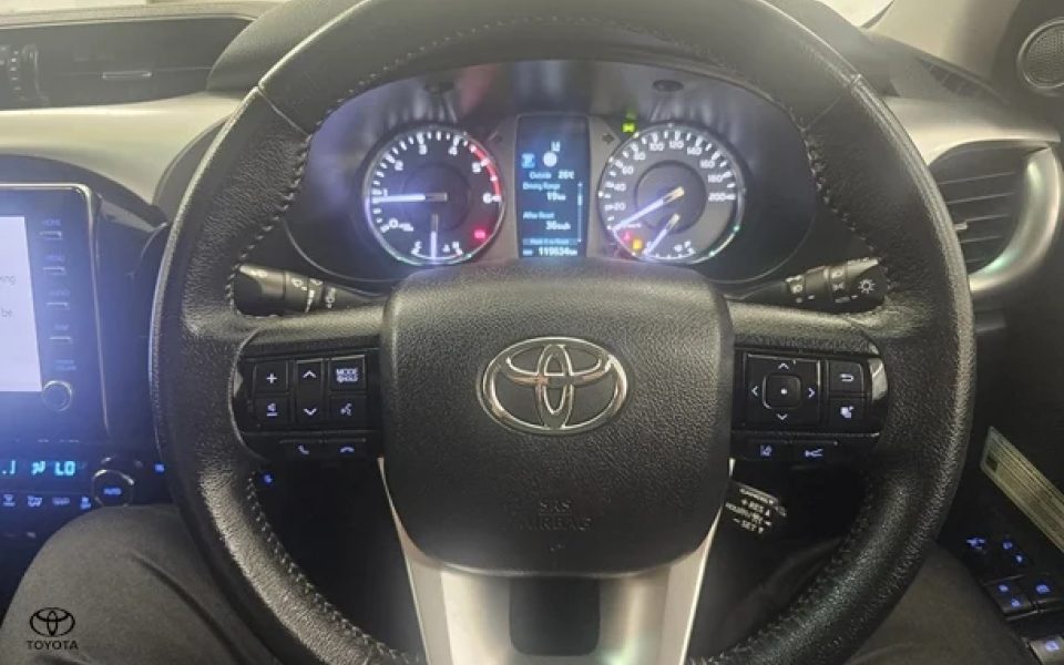 2021 Toyota Hilux SR5