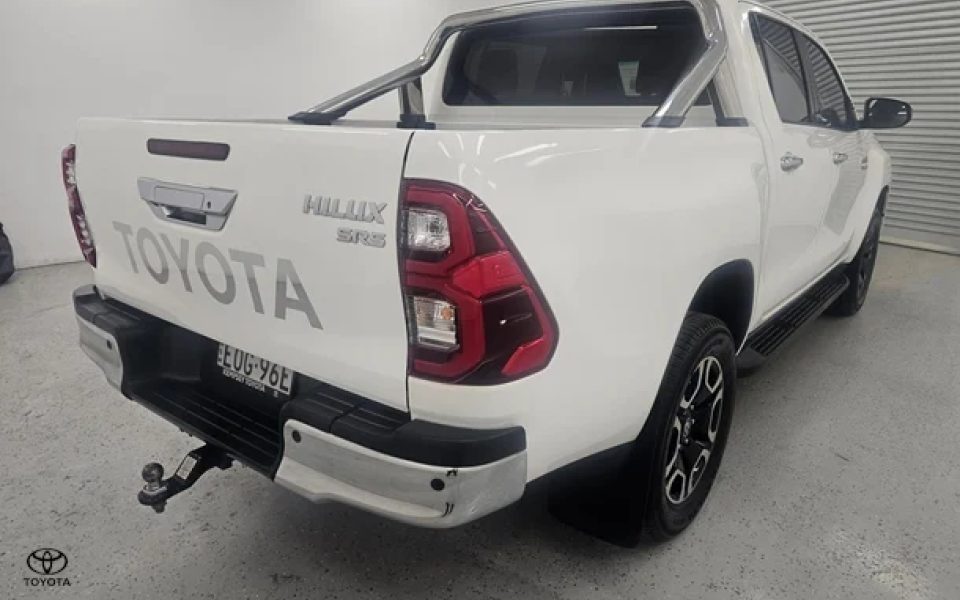 2021 Toyota Hilux SR5