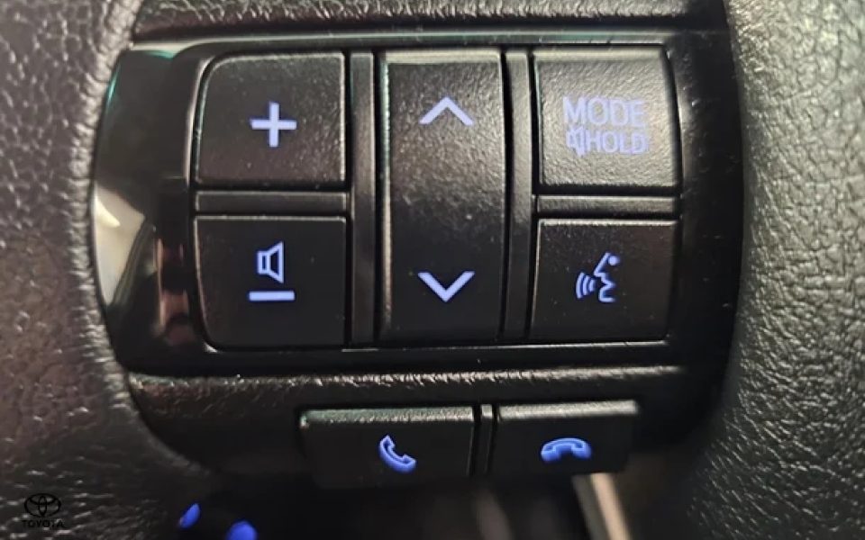 2021 Toyota Hilux SR5